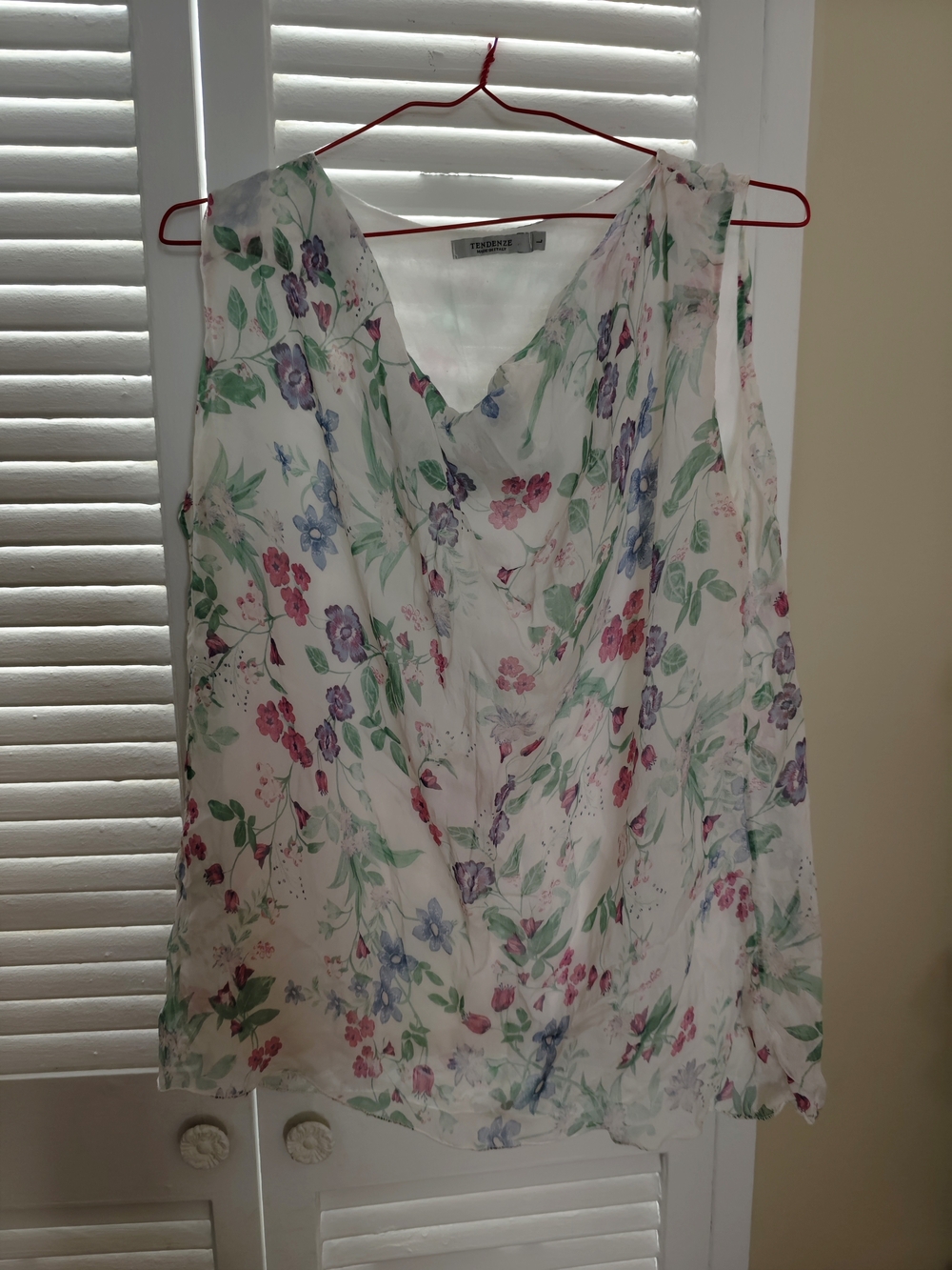 Vintage Tendebze Italy-Made silk Sleeveless V-Neck Blouse